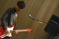 須田原生（G, Cho）（写真提供：TOKYO FM）