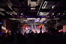 むすびズム ワンマンライブ「むすぶぞワンマン！ ～原宿攻略せよ！～」の様子。