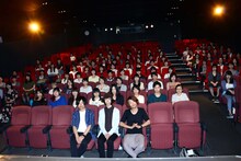 トークショーでのPeople In The Box。