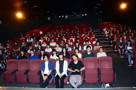 トークショーでのPeople In The Box。