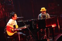 スキマスイッチ「スキマスイッチ TOUR 2017 "re:Action" スキマスイッチvsスキマスイッチ」の様子。（Photo by ATSUKI IWASA）