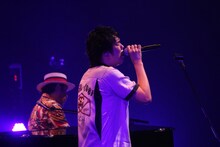 スキマスイッチ「スキマスイッチ TOUR 2017 "re:Action" スキマスイッチvsスキマスイッチ」の様子。（Photo by ATSUKI IWASA）
