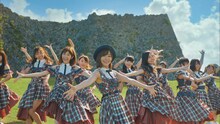 AKB48「#好きなんだ」ミュージックビデオのワンシーン。