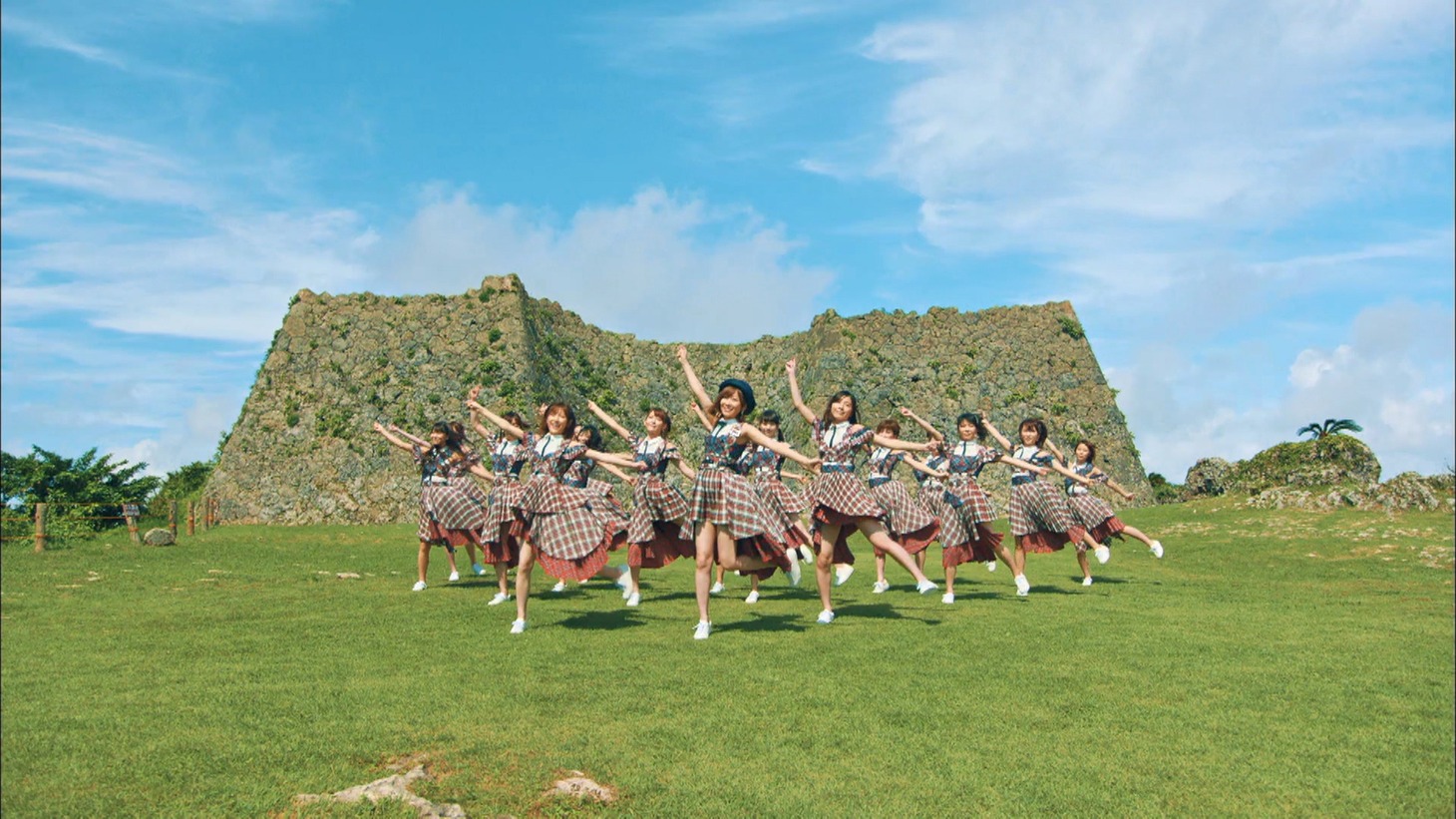 AKB48「#好きなんだ」ミュージックビデオのワンシーン。