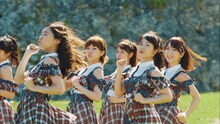 AKB48「#好きなんだ」ミュージックビデオのワンシーン。