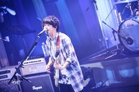 片岡健太（Vo, G）（撮影：後藤壮太郎）