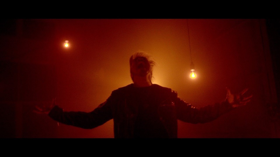 Crossfaith「Freedom」ミュージックビデオのワンシーン。