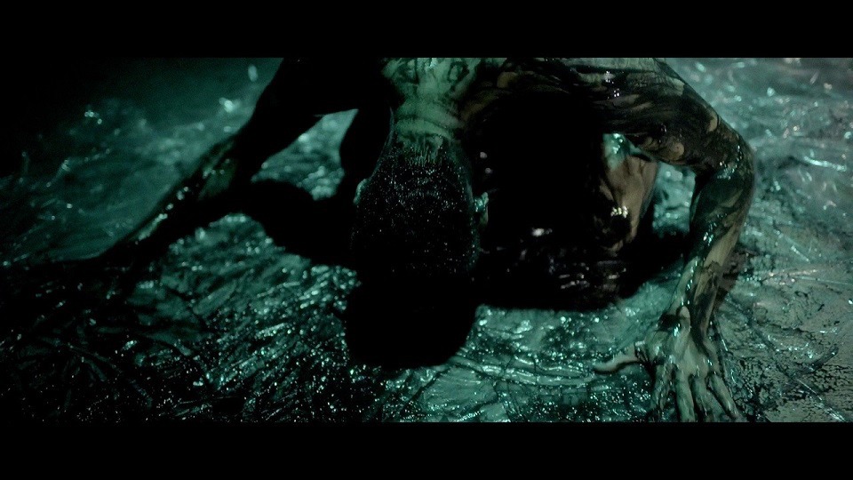 Crossfaith「Freedom」ミュージックビデオのワンシーン。