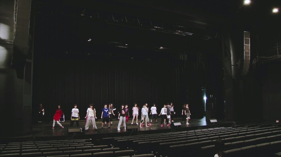 乃木坂46「アンダー」ミュージックビデオのワンシーン。