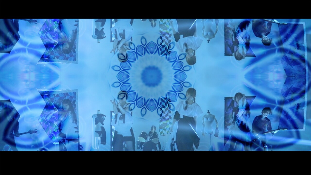 ゆくえしれずつれづれ、4人が向かい合って叫ぶ「Loud Asymmetry」MV