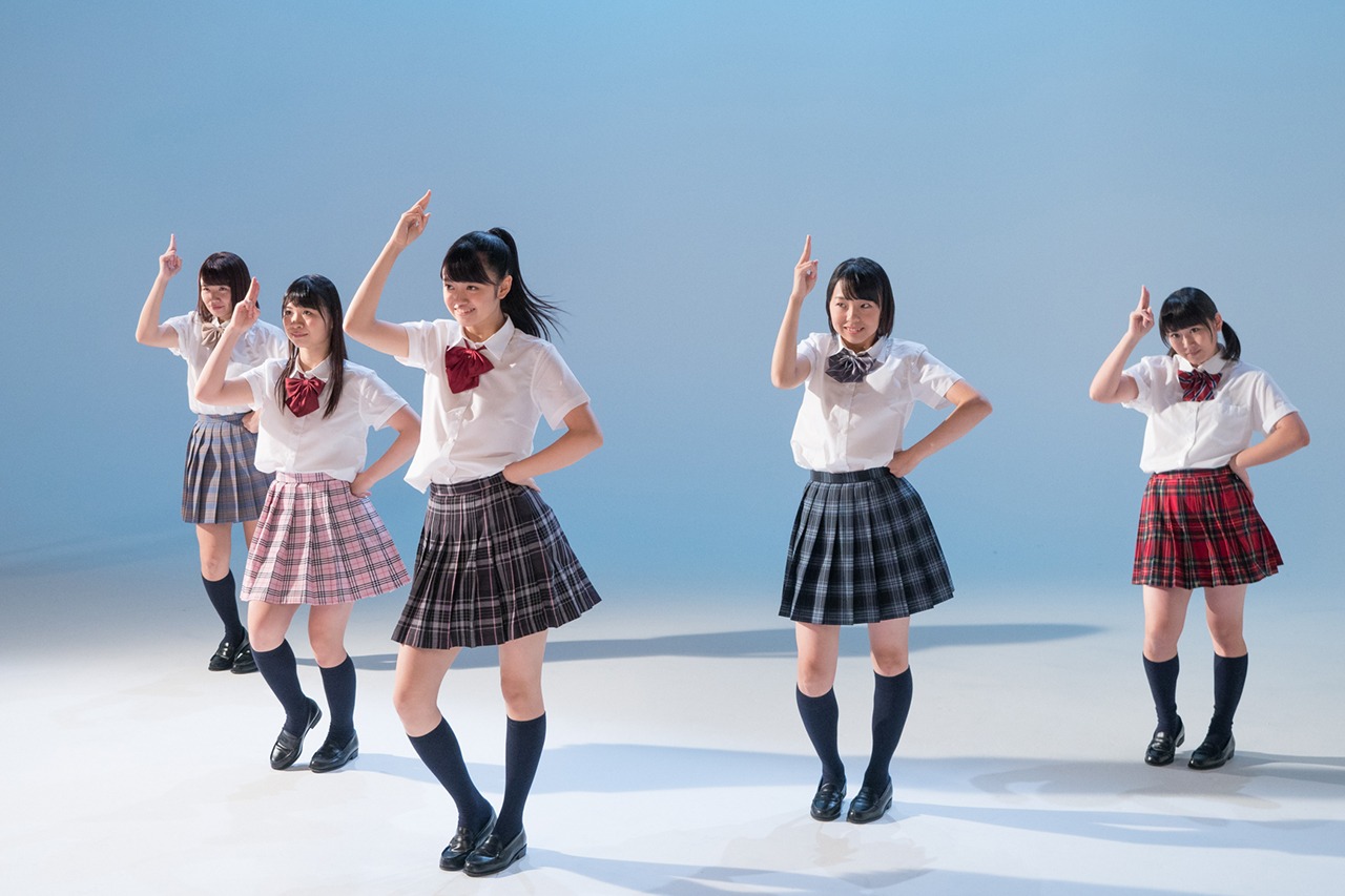 アップアップガールズ（2）「二の足Dancing」のミュージックビデオの撮影の様子。