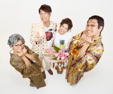 左から多味、古坂大魔王、安枝瞳、ピコ太郎。