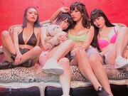 左からレディヴァンSENA、黒沢えりい、藤田恵名、早野有純。(撮影:みてぃふぉ)