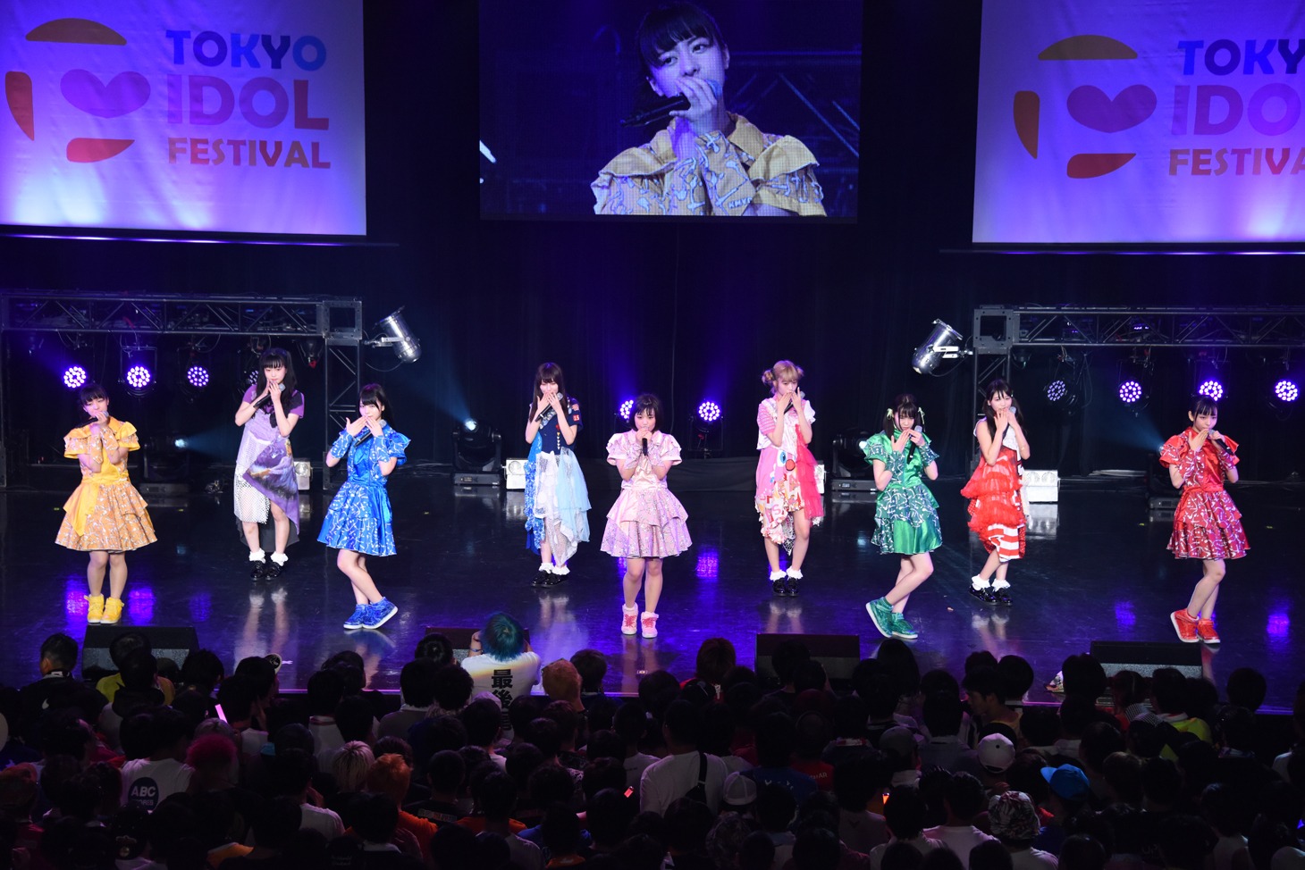 まねきケチャと神宿によるスペシャルユニット“神ケチャ“。