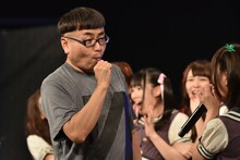 戸田真琴（原宿☆バンビーナ）の歯ブラシをしゃぶるイジリー岡田。