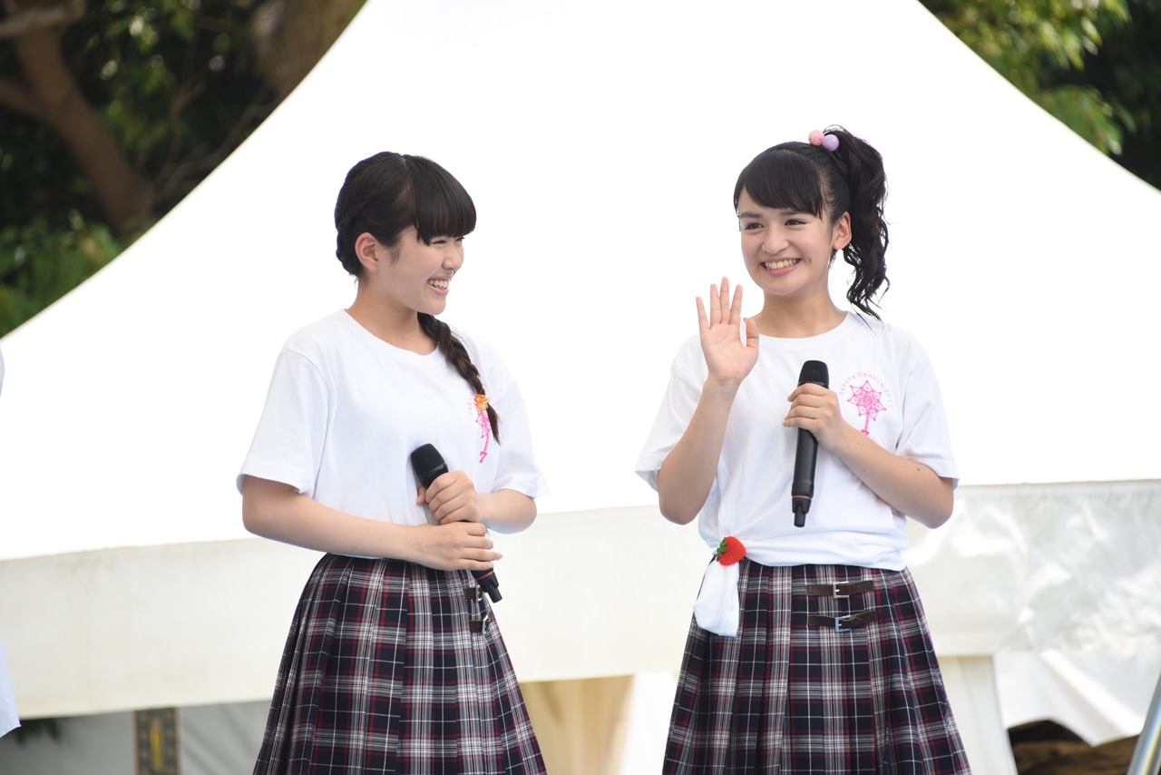 左から藤平華乃（さくら学院）、山出愛子（さくら学院）。