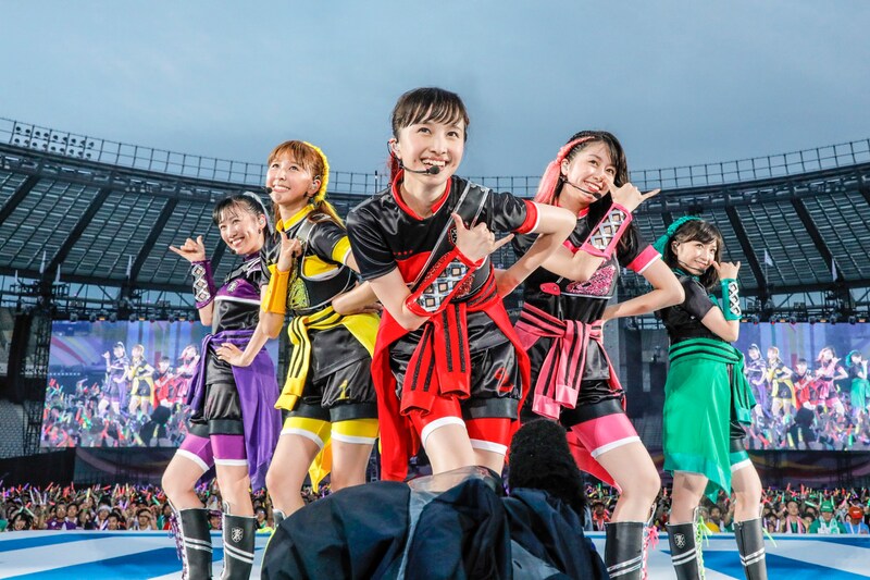 人気画像1位は「ももクロ、スポーツと融合した4年ぶり『夏のバカ騒ぎ』で味スタに10万人動員」より、ももいろクローバーZ。(Photo by HAJIME KAMIIISAKA+Z)