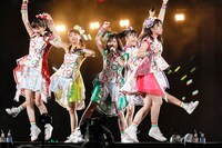 ももいろクローバーZ（Photo by HAJIME KAMIIISAKA＋Z）