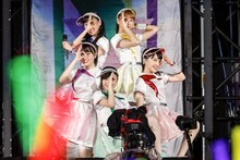 ももいろクローバーZ（Photo by HAJIME KAMIIISAKA＋Z）