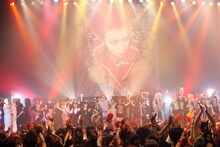 「hide presents MIX LEMONeD JELLY 2017」フィナーレの様子。