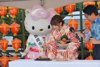 「みやざきグルメとランタンナイト」のオープンニング点灯式の様子。 （写真提供：エイベックス）