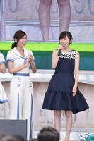 左から松井珠理奈（SKE48）、大矢真那（SKE48）。