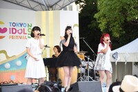 左から石野理子（アイドルネッサンス）、舞花（放課後プリンセス）、⽇向ハル（フィロソフィーのダンス）。