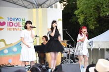 左から石野理子（アイドルネッサンス）、舞花（放課後プリンセス）、⽇向ハル（フィロソフィーのダンス）。