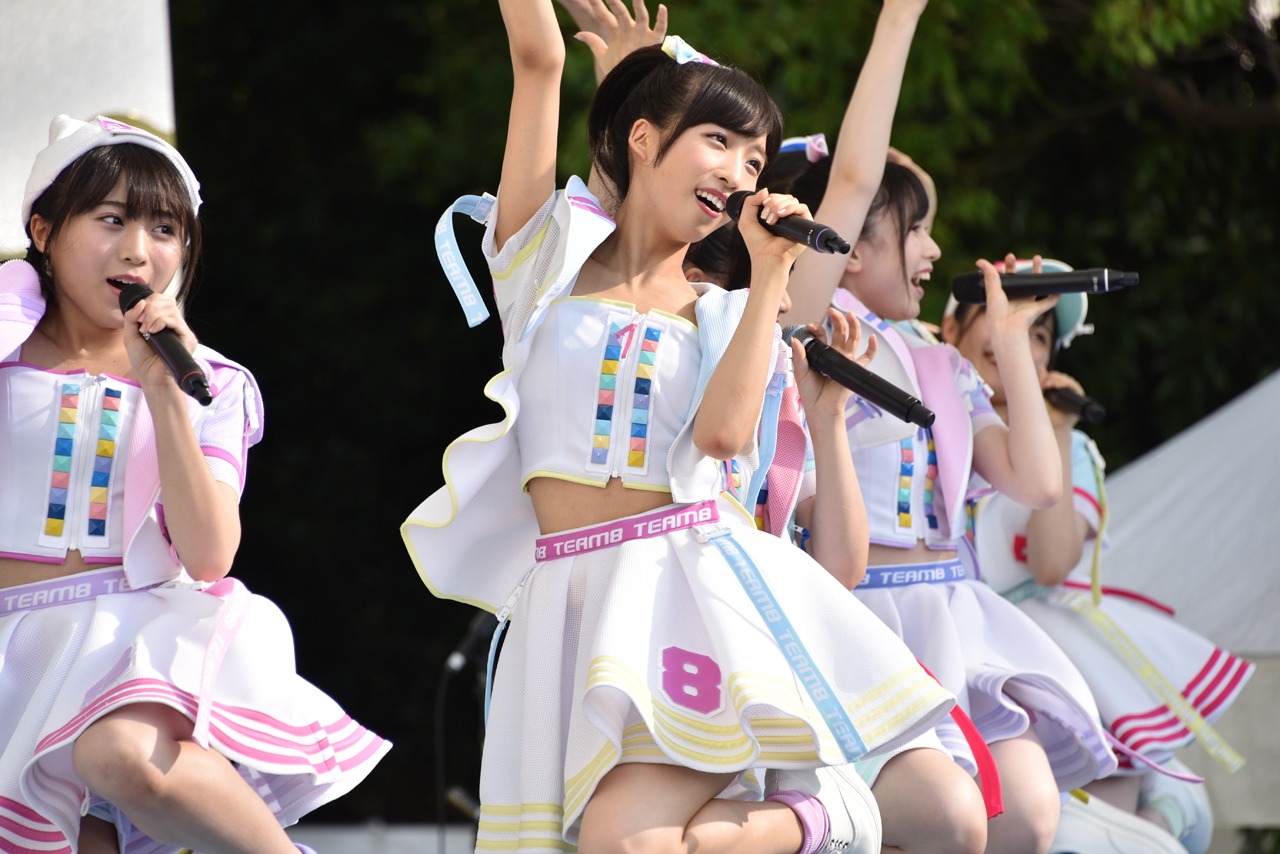AKB48 Team8