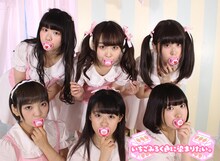 いちごみるく色に染まりたい。。後列中央が高橋優里花。