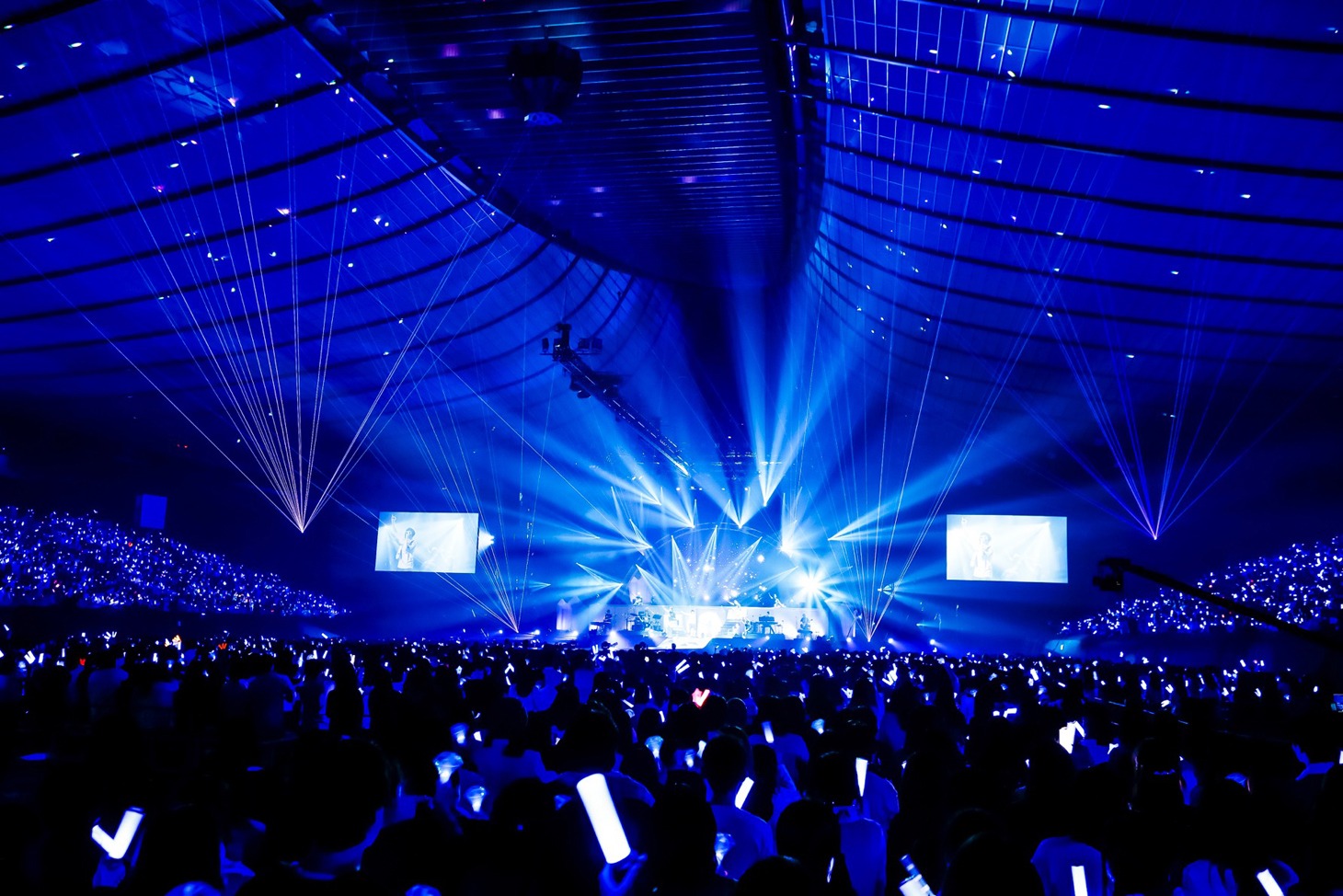 蒼井翔太「蒼井翔太 LIVE 2017 WONDER lab. ～prism～」のワンシーン。