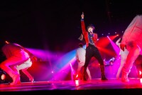 蒼井翔太「蒼井翔太 LIVE 2017 WONDER lab. ～prism～」のワンシーン。