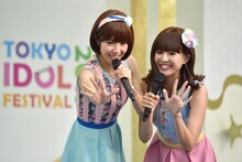 ムービーカメラにアピールするバニラビーンズ。