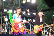 左からのん、鈴木慶一。（Photo by TEAM LIGHTSOME）