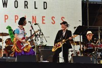 左からのん、鈴木慶一。（Photo by TEAM LIGHTSOME）