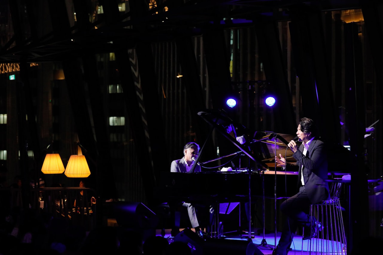 「東急プラザ銀座 Presents GINZA MUSIC WEEK - Summer -」でパフォーマンスをするSkoop On Somebody。