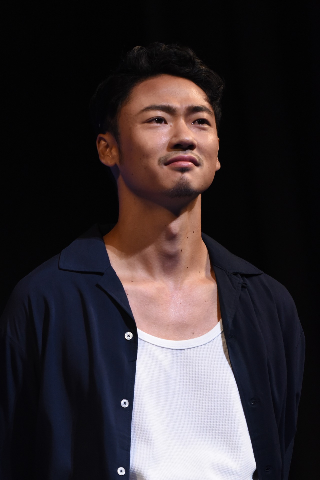 青木健
