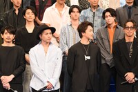 映画「HiGH&LOW THE MOVIE 2 / END OF SKY」の完成披露イベントの様子。