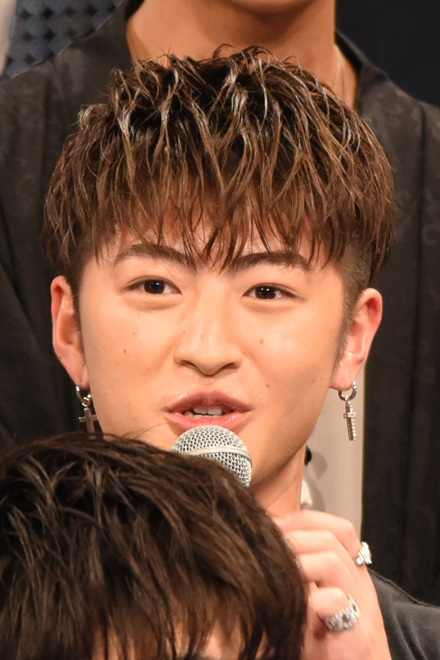 佐野玲於