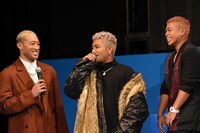 左から関口メンディー、ELLY、LIKIYA。