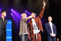 左から岩永ジョーイ、NAOTO、関口メンディー、中谷太郎。