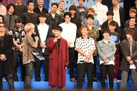 映画「HiGH&LOW THE MOVIE 2 / END OF SKY」の完成披露イベントの様子。