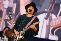 清水依与吏（back number）