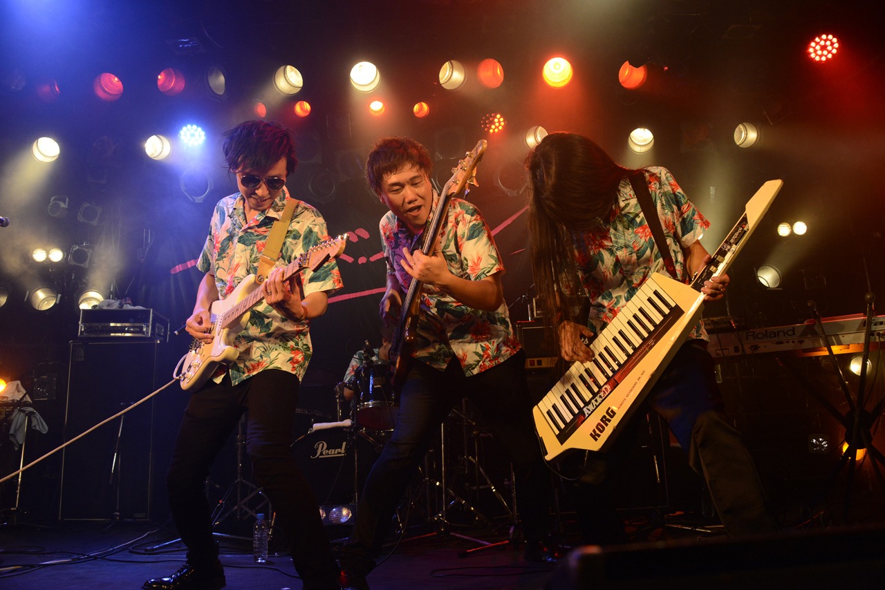 ベッド・イン「ウチらの夏物語～東名阪ワンマンおギグツアー2017～」東京・渋谷CLUB QUATTRO公演より、パートタイムラバーズ。