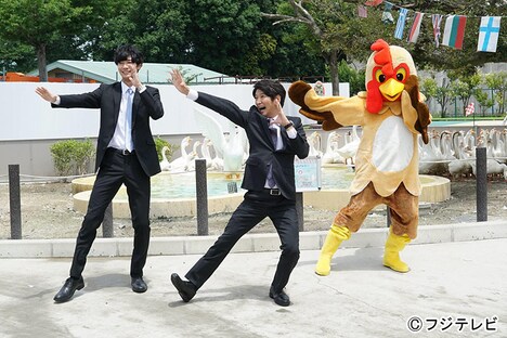 「警視庁いきもの係」エンディングのワンシーン。着ぐるみの中は超特急。