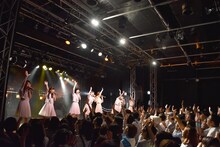 アイドルネッサンス サマーツアー 2017「君と夏を交感するネッサンス！！～Road to Brand New Dawn～」東京公演の様子。