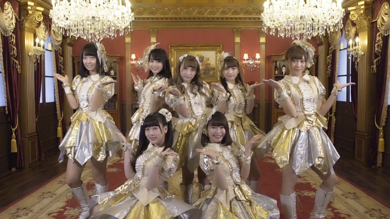 READY TO KISS「READY TO KISS」のミュージックビデオのワンシーン。