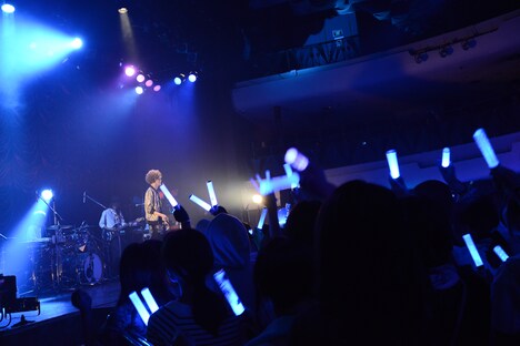 しゅーず「La Precieuse」の様子。（撮影：岡本麻衣）