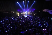 しゅーず「La Precieuse」の様子。（撮影：岡本麻衣）