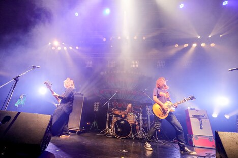 yonige（Photo by Viola Kam［V'z Twinkle Photography］）